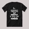 Én vagyok az ünnepelt te meg csak vendég. Fekete feliratos vicces póló.