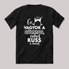 Én vagyok a szülinapos, neked kuss a neved. Fekete feliratos vicces póló.
