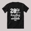 20 év alatt sem tanultam meg normálisan élni. Fekete feliratos szülinapos vicces póló.