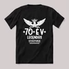 70 év, legendás státusz. Fekete feliratos szülinapos vicces póló.