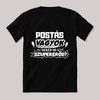 Postás vagyok, mi a szupererőd? Feliratos fekete vicces póló.
