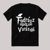 Fodrász vagyok nem varázsló. Feliratos fekete vicces póló.