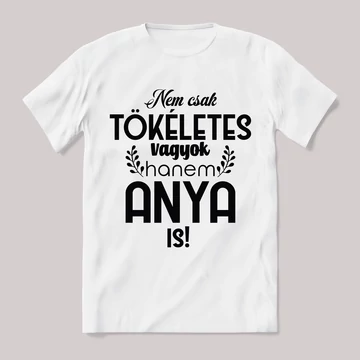 A szomszédom szereti a zenéim. Fehér feliratos vicces póló.