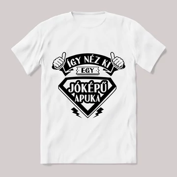 Így néz ki egy jóképű apuka. fehér póló